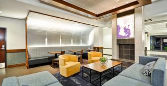 Hyatt Place Tampa Airport/Westshore - Tampa - Area lounge