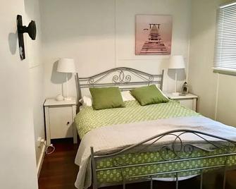 Otters Retreat - Busselton - Bedroom