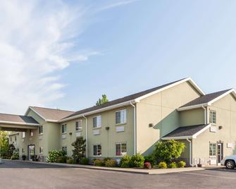 Days Inn by Wyndham Central City - Central City - Building