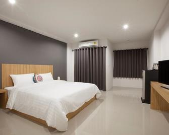 Wecare Hostel Naiyang - Sakhu - Bedroom