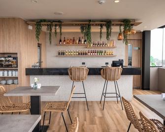 Palmetto Hotel Business San Miguel - Λίμα - Bar