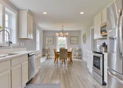 L0w Tide, With Private Pool, Low Tide - Nantucket - Kitchen