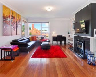 Lake Wendouree Luxury Apartments On Webster - Ballarat - Living room