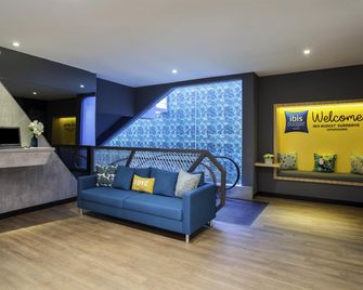 ibis budget Surabaya Diponegoro - Surabaya - Building