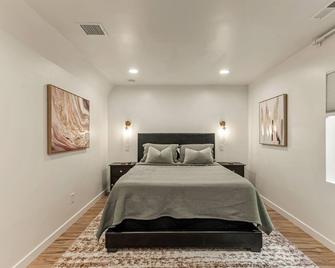 Upscale and Serene 3 bed, 1 bath Apartment in Prominent West Jordan Neighborhood - West Jordan - Habitación