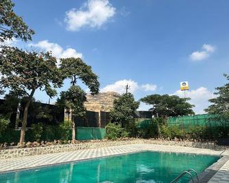 Caves County Resort - Nashik - Pool