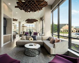 Home2 Suites By Hilton Minneapolis University Area - Minneapolis - Lounge