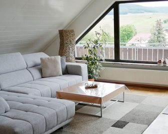 Ferienwohnung Himmelblau - Geisfeld (Bayern) - Living room