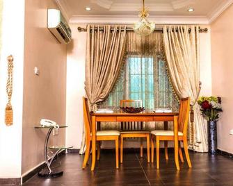 Lake 47 Suites - Abuja - Comedor