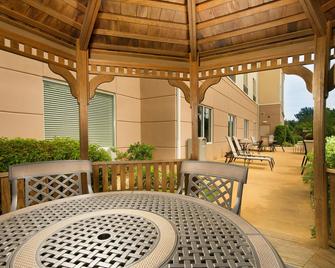 Fairfield Inn & Suites by Marriott Marshall - Marshall - Patio