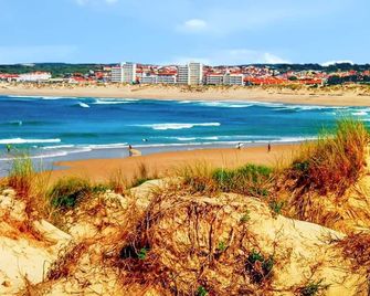 Sea View Apartment in Peniche - Peniche - Beach
