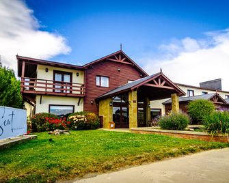 سينت كالافاتي - إلكالافيت - مبنى