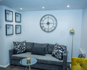 Phamphy Luxury Home - Belvedere - Living room