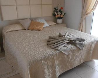Hotel Toscana - Marotta - Camera da letto