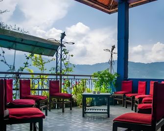 Lhonark Residency - Gangtok - Balcony