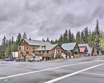 Inviting Mt Hood Cabin w/ Porch: 1 Mi to Skibowl! - Government Camp - Edificio