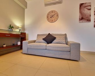 Apartamento Royal Garden T2 By Yha - Conceição de Tavira - Sala de estar