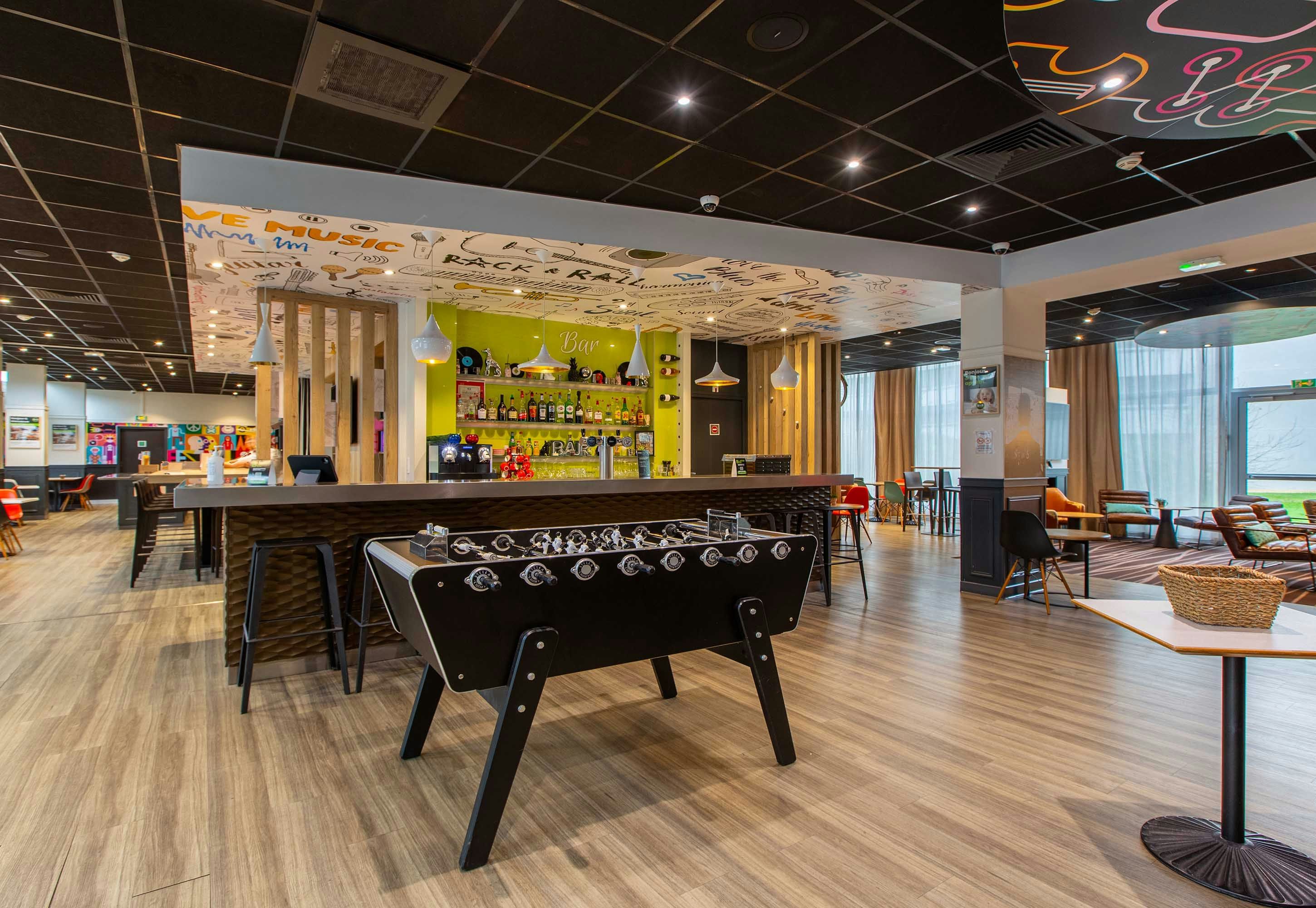 B&B HOTEL Orléans Centre Foch - אורליאן - בר