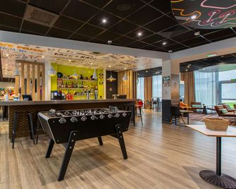 B&B HOTEL Orléans Centre Foch - Orléans - Bar