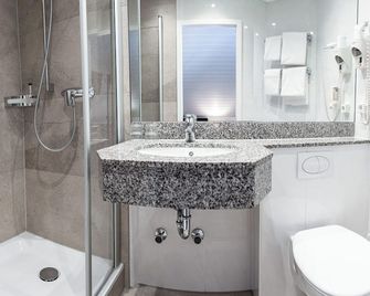 Hotel Römerhof - Stuttgart - Bathroom