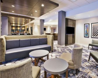 Holiday Inn Express & Suites Okemos - University Area By IHG - Okemos - Lounge