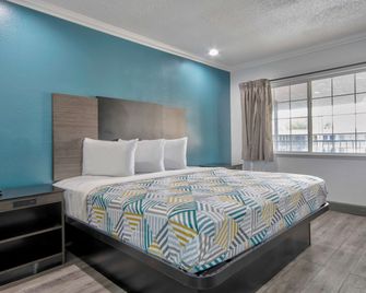 Studio 6 Suites San Bernardino. Ca - סן ברנרדינו - חדר שינה