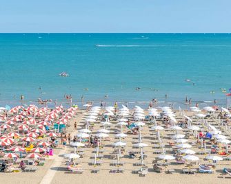 Relaxing villa near the sea in Caorle - Caorle - Beach
