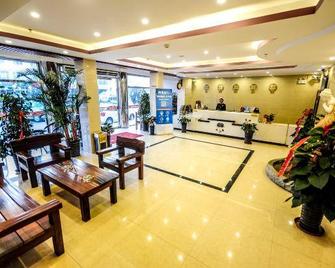 Richmond Holiday Hotel (Qinhuangdao Shanhaiguan Laolongtou Resort) - Кінхуандао - Лоббі