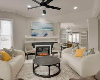 4 Mi to Dtwn Upscale Home in Baltimore - Baltimore - Sala de estar