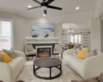 4 Mi to Dtwn Upscale Home in Baltimore - بالتيمور - غرفة معيشة