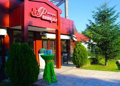 Hotel Fantazia - Haskovo - Building
