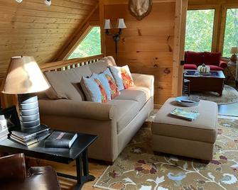 Tucked Inn Is A Cozy Cabin Located In Monteagle, Tennessee - Monteagle - Living room