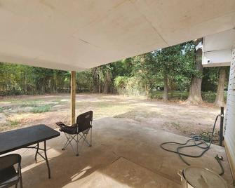 Messick Farmstyle Home - Marksville - Patio