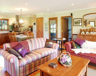 Branwens Retreat- the perfect escape near Berry - Shoalhaven Heads - Sala de estar