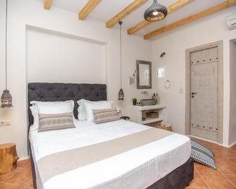 Ampelos Inn - Agios Prokopios - Bedroom