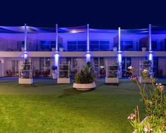Blue Harbour Boutique - Agia Napa - Gebouw