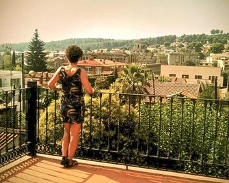 Hostal Del Carmen - Tarrasa - Balcón