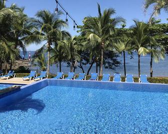 Spectacular Beach Front Villa at Bahia Pez Vela Playa Coco/Ocotal - Ocotal - Piscina