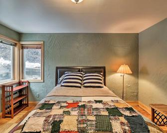 Walk to Town and Coast Anchorage Condo with Fireplace - Ανκορέιτζ - Κρεβατοκάμαρα