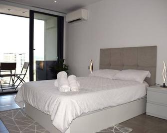 E1 Gem: Modern Studio Retreat - Gibraltar - Bedroom