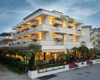 Hotel Florida - Silvi Marina - Будівля