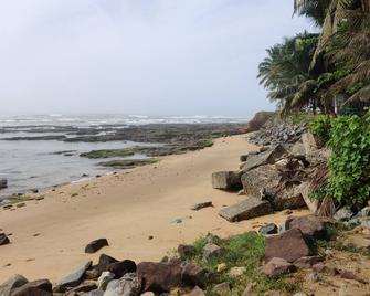 Beach Road Oasis - Takoradi - Beach