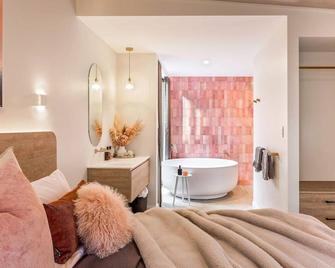 Luxe Studio - Central Dunsborough | Eucalypt by Me - Dunsborough - Bedroom