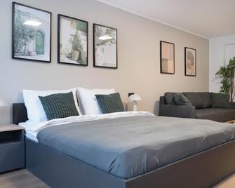 Central Bonn Apartments I private parking I home2share - Bonn - Bedroom