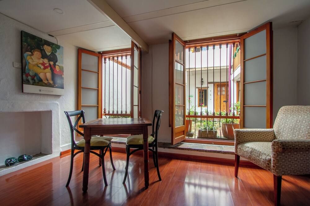 آبارتا إستوديوس لا كانديلاريا - بوغوتا - غرفة طعام