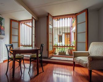 Apartaestudios La Candelaria - Bogota - Matsal