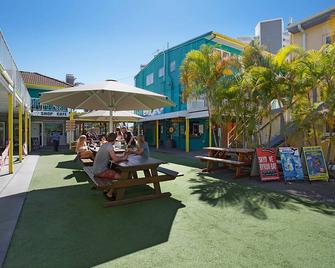 Backpackers In Paradise 18-35 Hostel - Surfers Paradise - Resepsjon