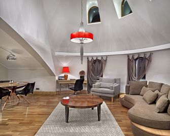 Ramada Plaza by Wyndham Eskisehir - אסקישהיר - סלון