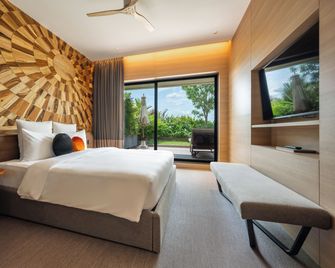 Sun & Moon, Riverside Hotel - Phnom Penh