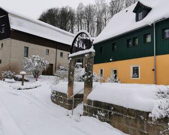 3 individually furnished apartments w. Terrace. - Bad Gottleuba - Gebäude